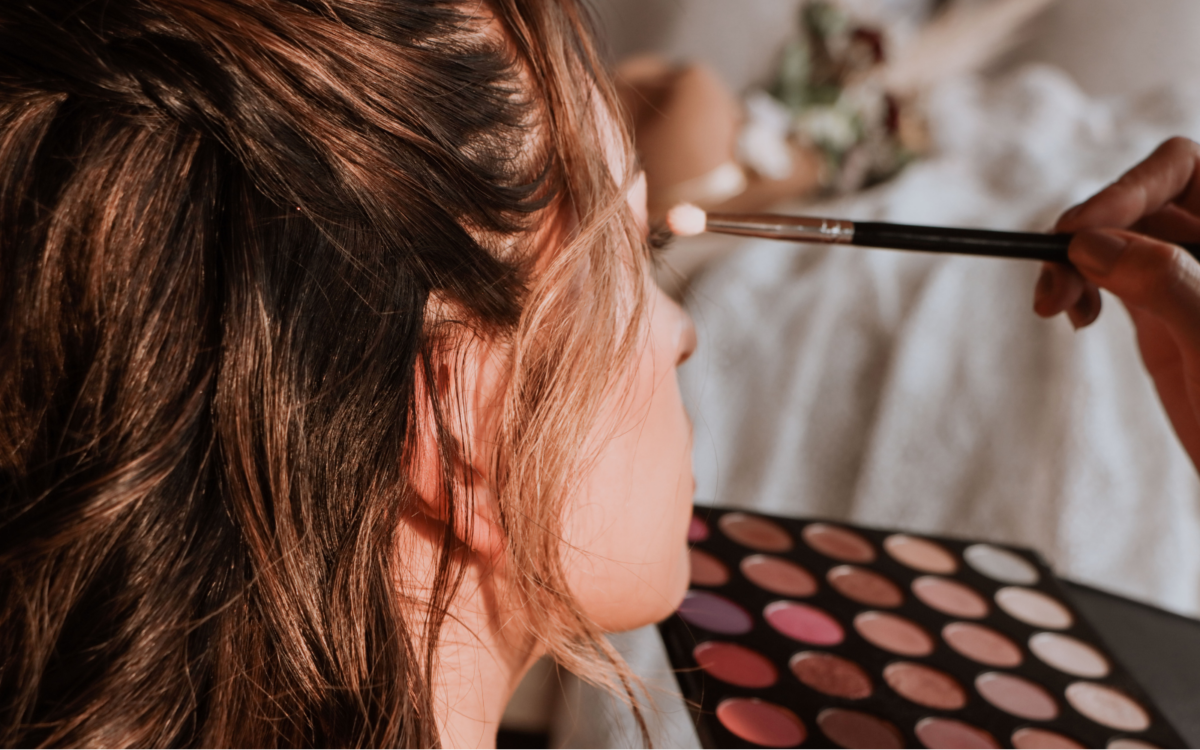 Make Up For Ever Make-up Artist Cosmetics Hairdresser - Logo
